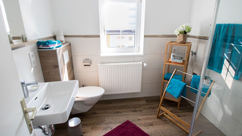 A f&uuml;rdőszoba belső n&eacute;zete, &copy; Chalet-Nordwald, Fotograf Angela Hauler