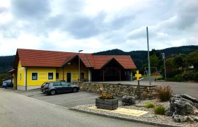 V&aacute;rosi faluh&aacute;z, &copy; Gottfried Grossinger