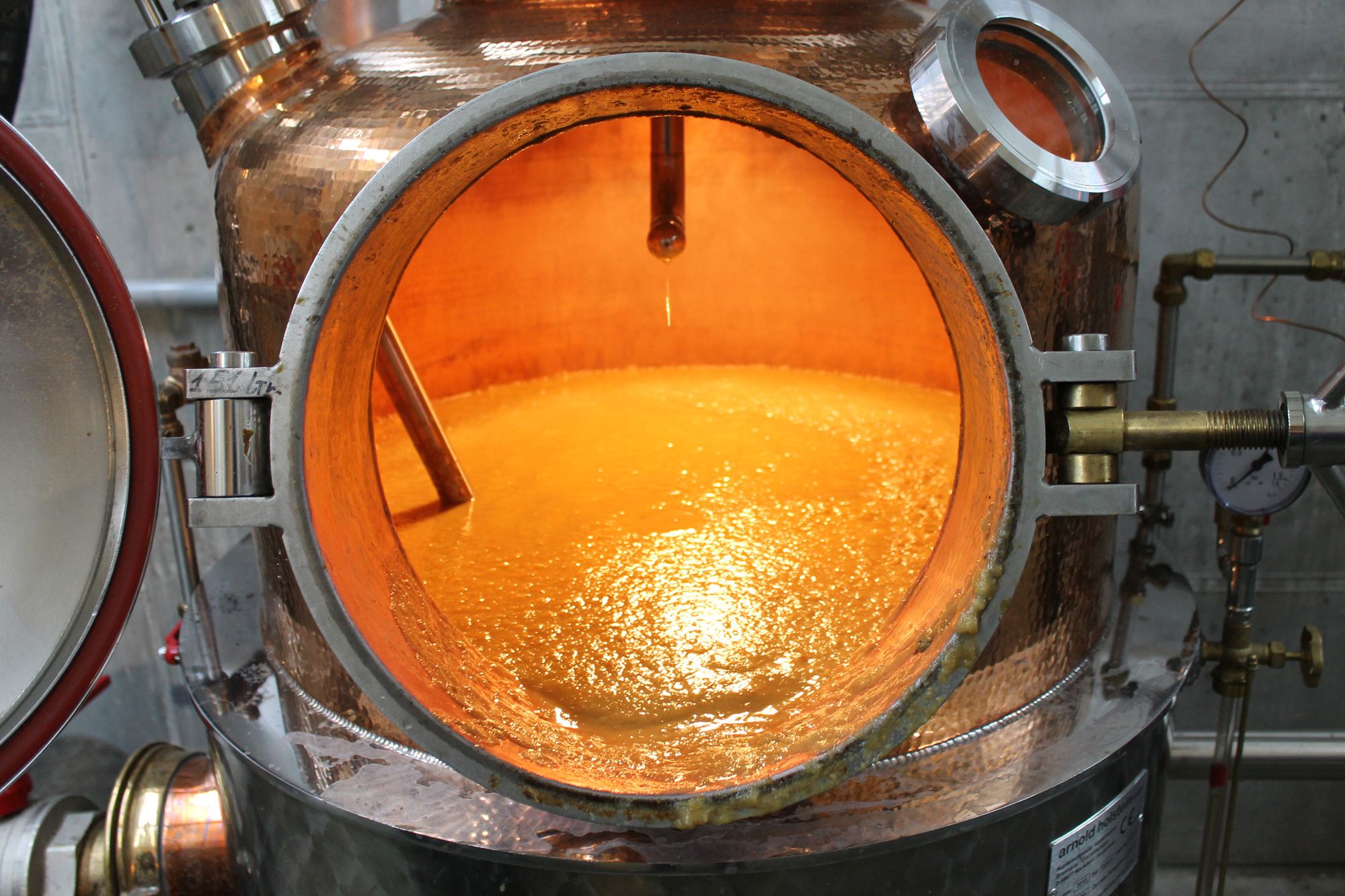 Párlat egy szeszfőzdében