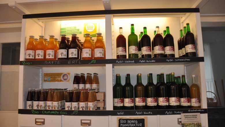 Extensive range of juices in the Artstetten village store, &copy; Nadine Sunk