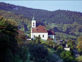 Raxendorf und Pfarrkirche hl. Gotthard, &copy; Gemeinde Raxendorf