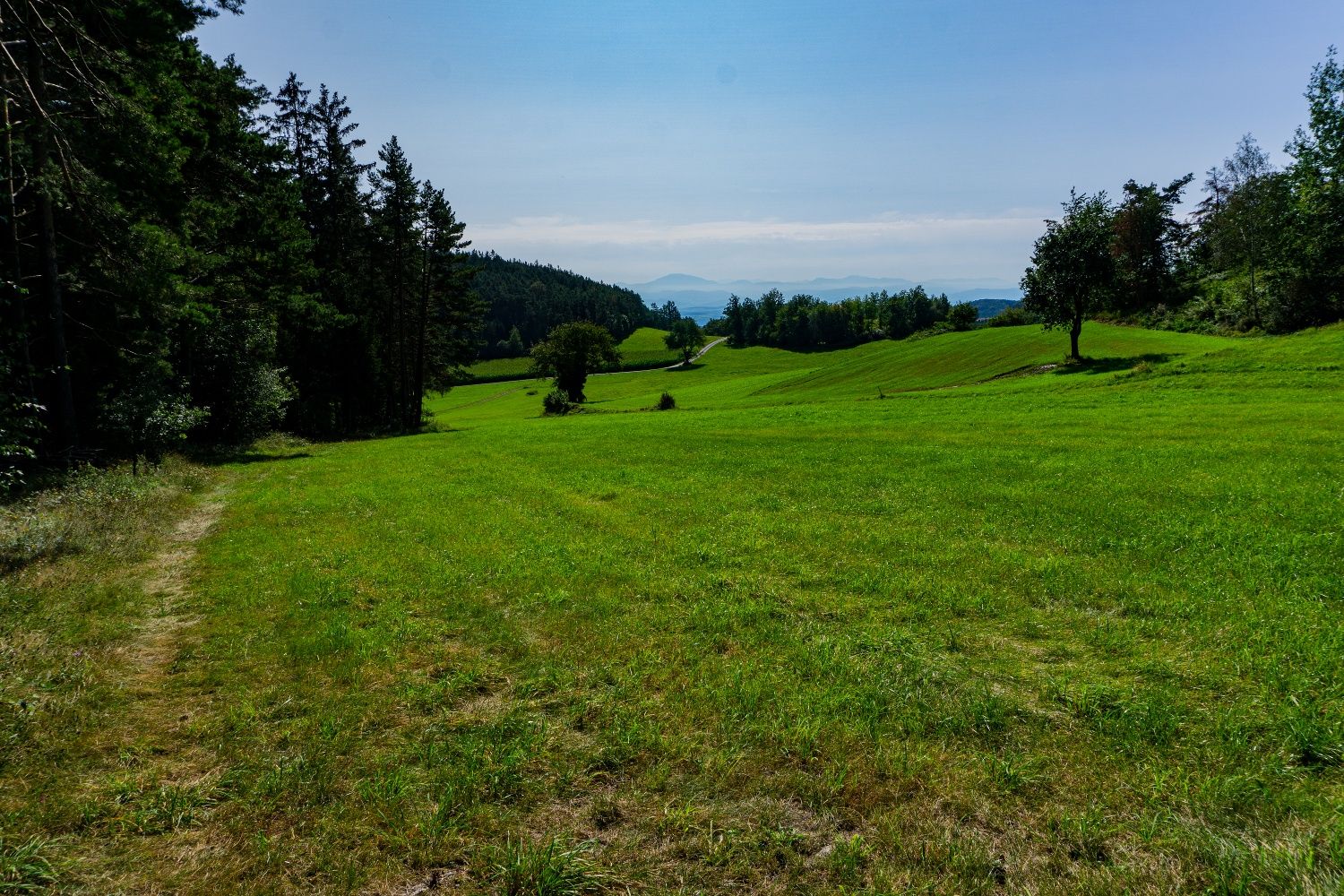 A nyereg után, kilátás az Elő-Alpokra