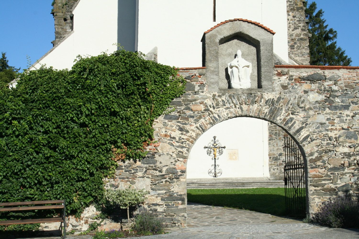 Templom fal