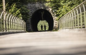 Kerékpározás az alagúton át Opponitzban, © Mostviertel Tourismus, Velontour.info