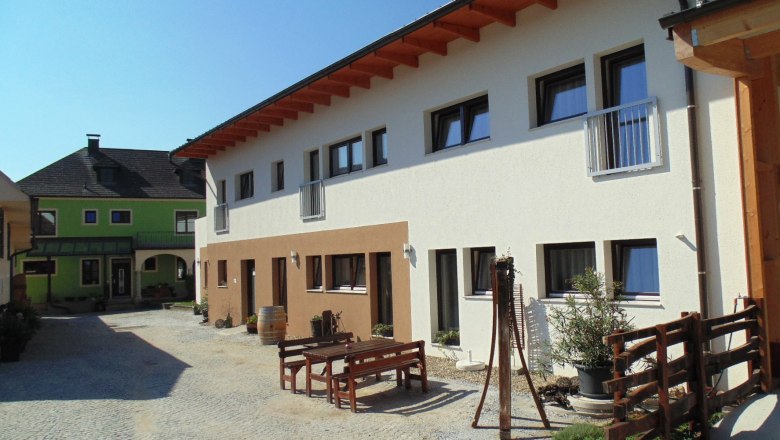 Delicacies and guest, &copy; Heiderer