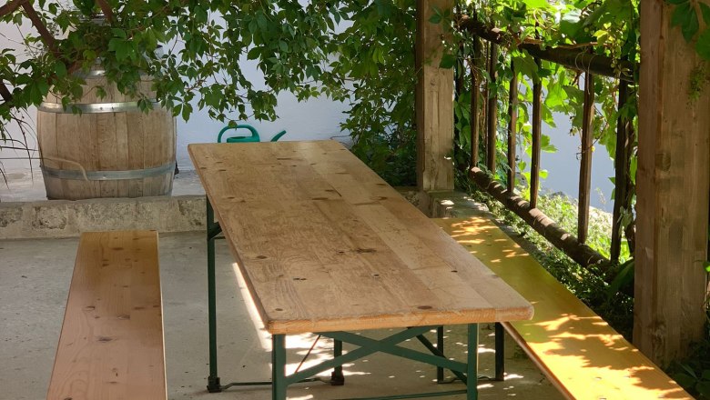 Cycling and hiking rest, &copy; Familie Sporr