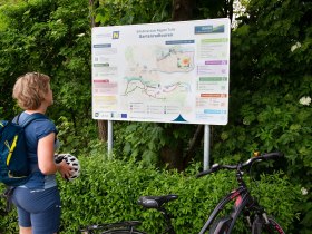 Infotafel an der Donaulände, © Donau Niederösterreich - Kamptal-Wagram-Tullner Donauraum