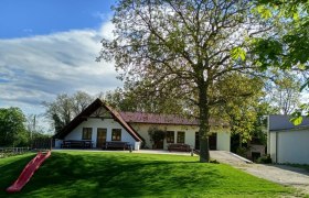 Cozy wine tavern terrace at the Puhr winery, © Viktoria Puhr