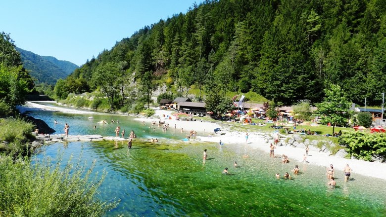 The bathing beach is located directly on the Ybbs river, © Gemeinde Hollenstein an der Ybbs