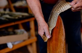 Processing fish leather, &copy; Waldviertel Tourismus, Matthias Streibel