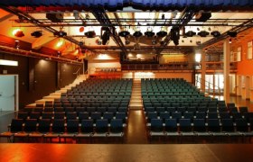 Stage in the courtyard, &copy; Helmut Lackinger
