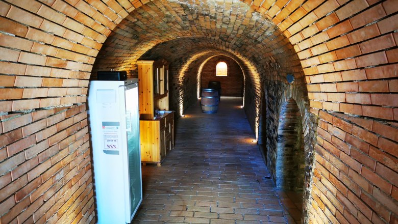 Cellar wellness area in Hadres, &copy; Weinstra&szlig;e Weinviertel