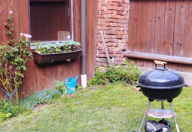 Yard, &copy; Regina G&ouml;schl