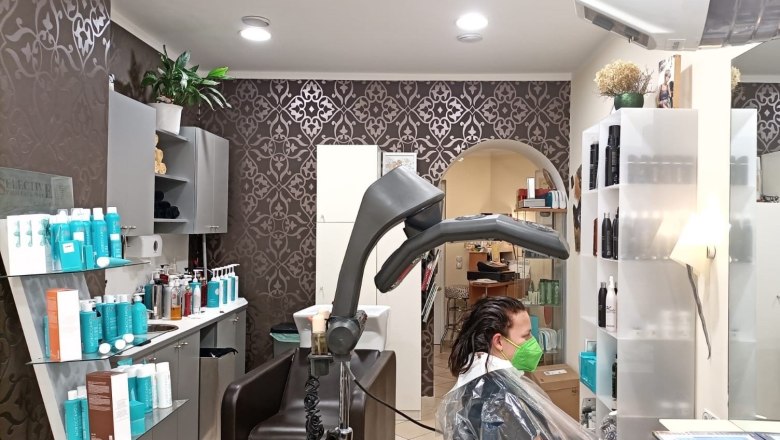 Hairdressing studio, &copy; Karin Bernreiter