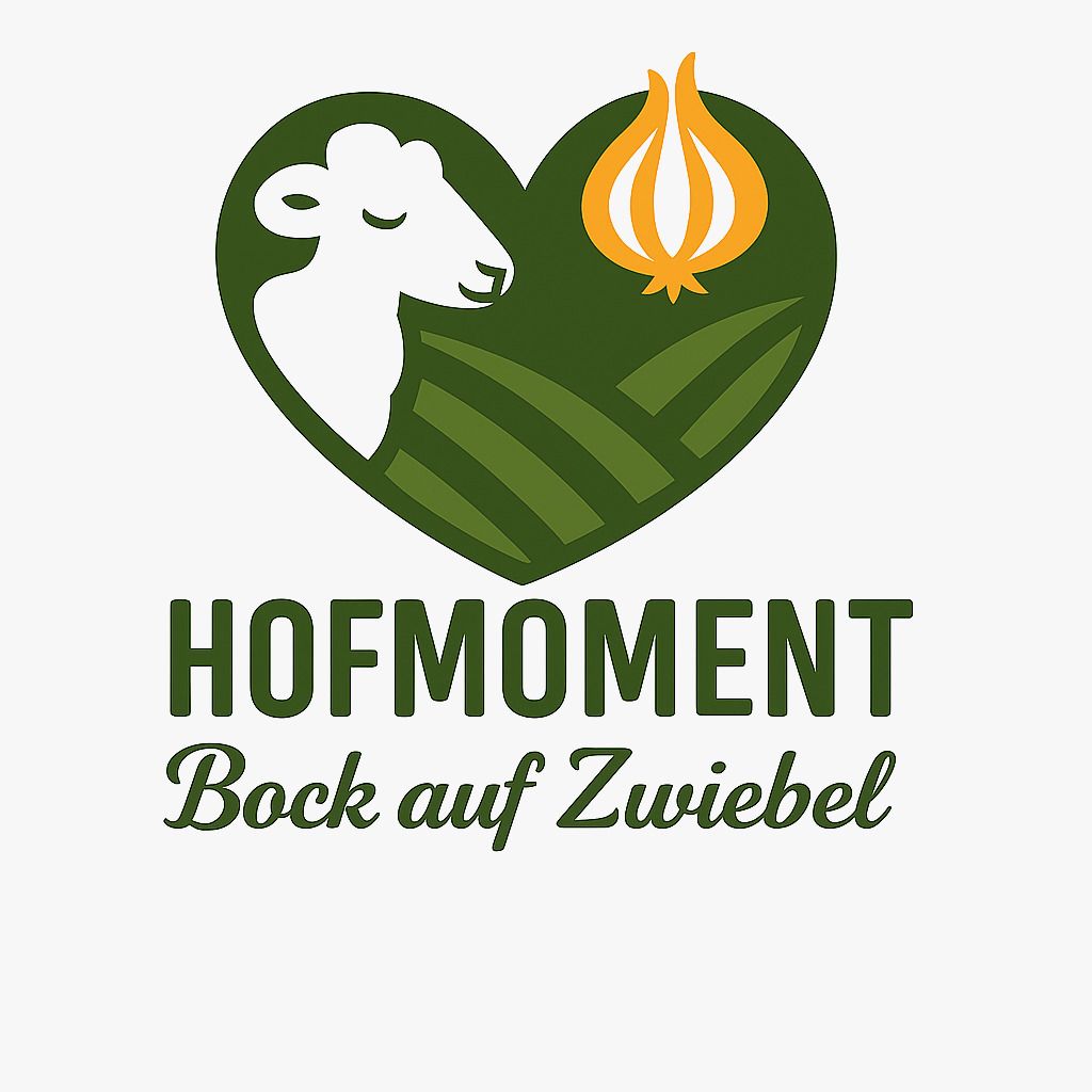 A logó egy bárányt és egy hagymát ábrázol egy zöld szívben, alatta a "Hofmoment Bock auf Zwiebel" felirat.