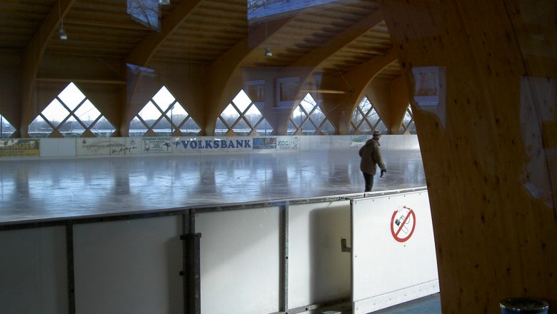 Covered artificial ice rink, © Kunsteisbahn Traiskirchen