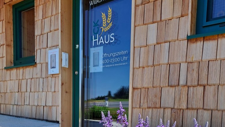 house-corner-the-farm-shop, &copy; Haunschmid