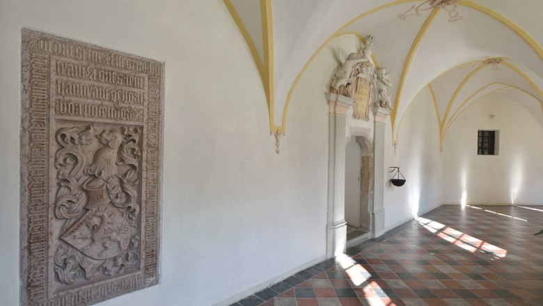 A Kartah&aacute;z belseje, &copy; Gregor Semrad