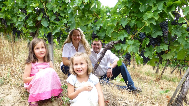 Winegrowing family, &copy; Fam. Pimberger