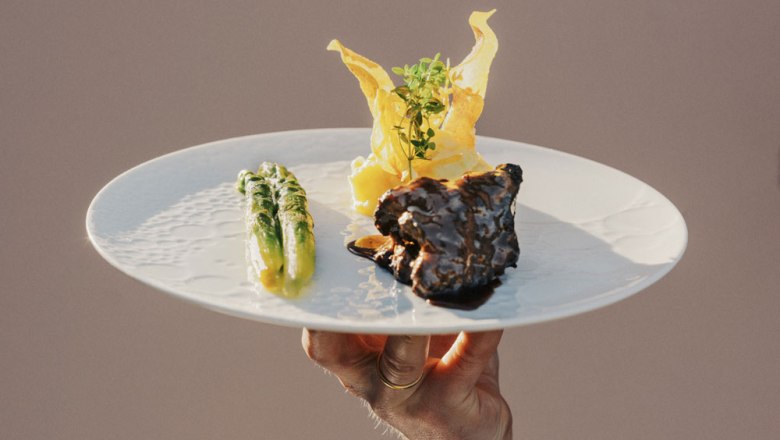 Angus beef and asparagus, &copy; Nieder&ouml;sterreich Werbung/Julius Hirtzberger