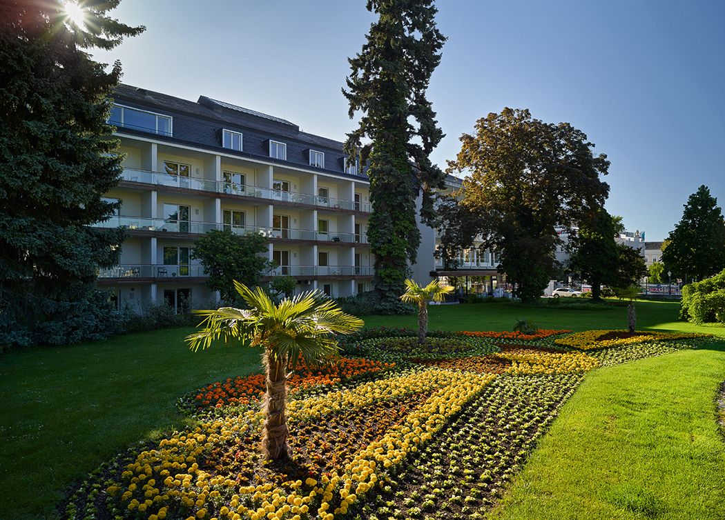 At the Park Hotel Außenaufnahme vom Park