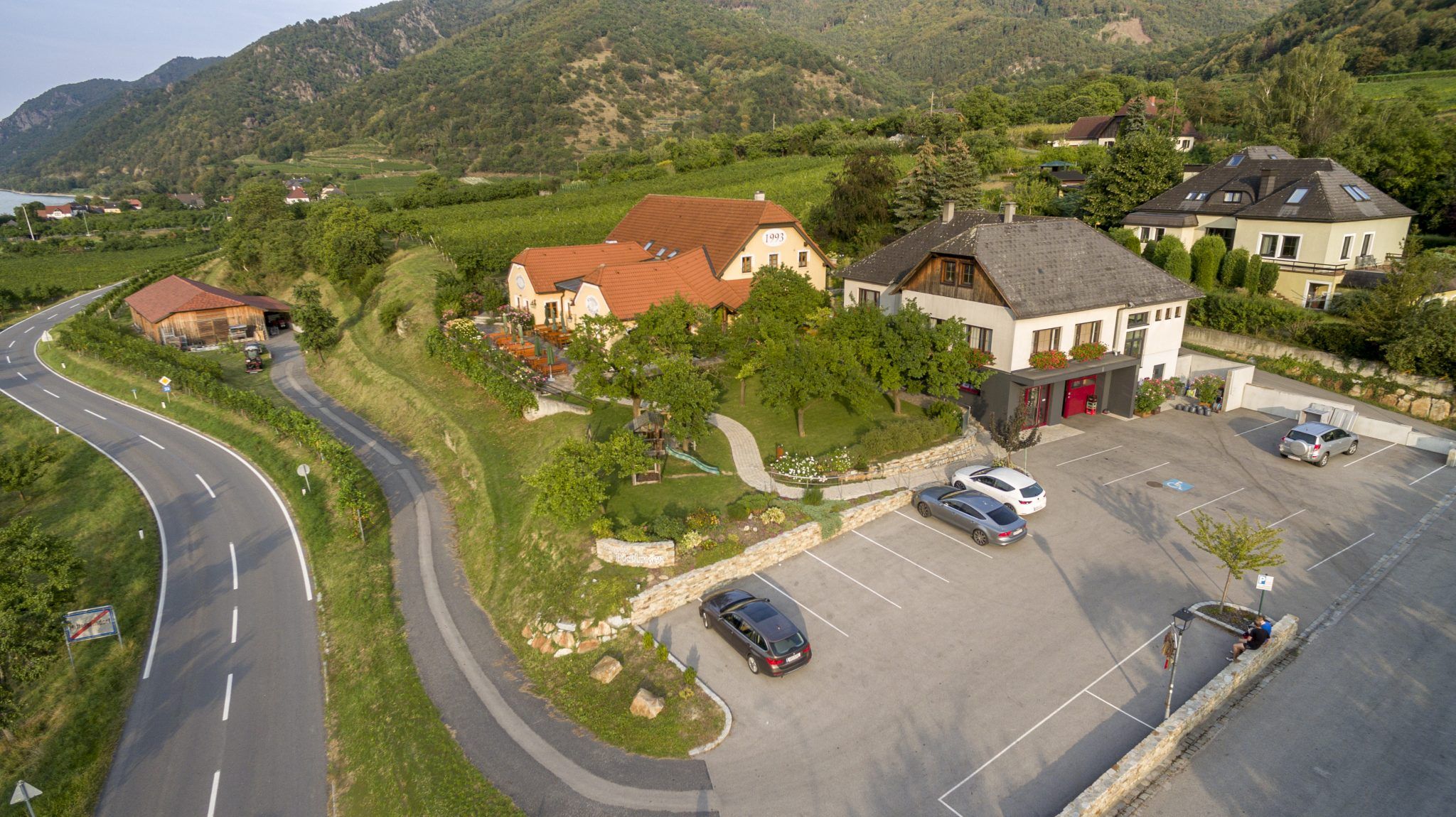 Drone felvétel Winzerhof Pöchlinger