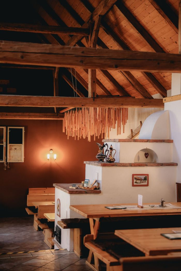 Csempekályha a Hagyományos borozóban