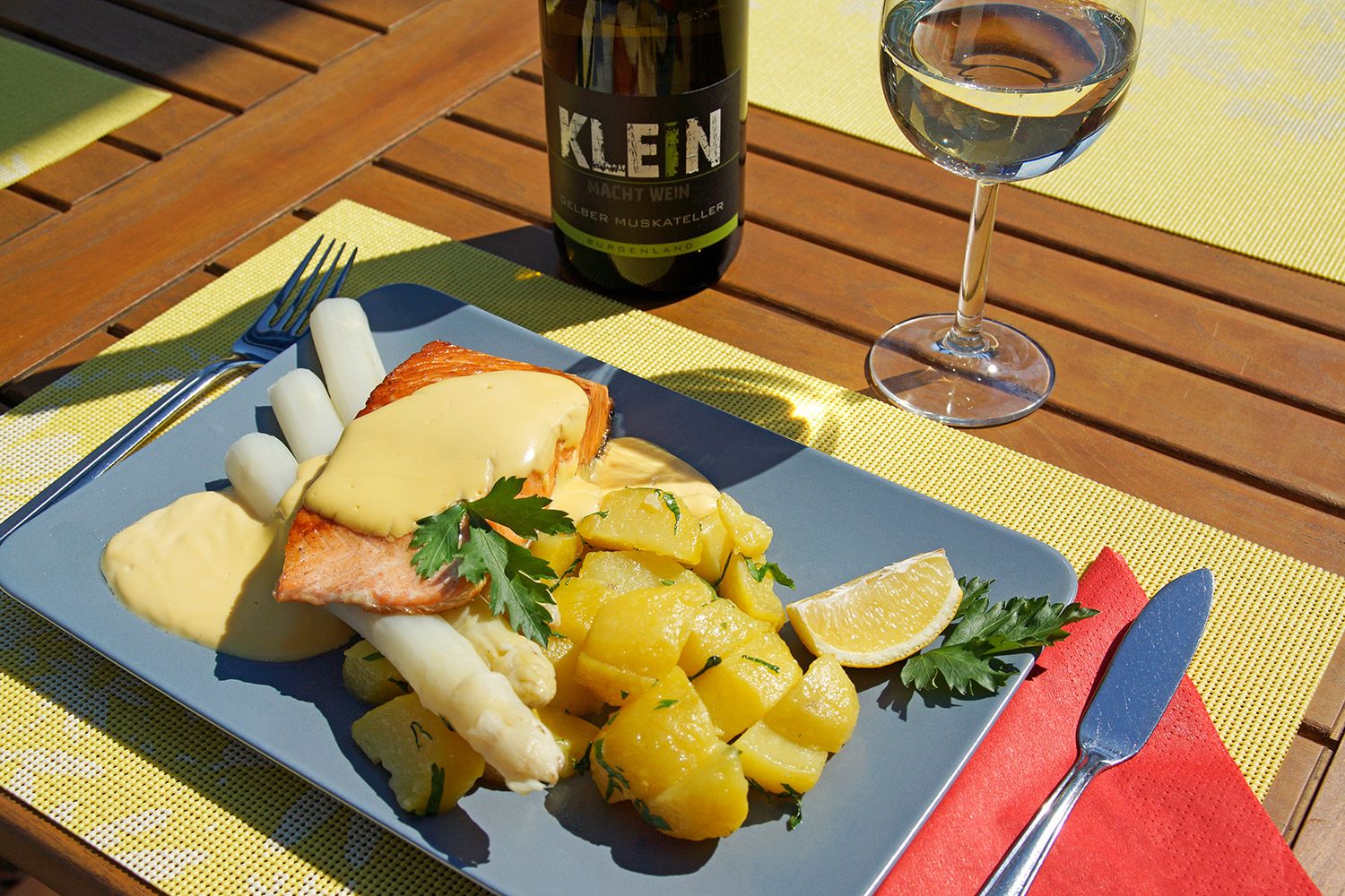 Halétel spárgával a Treno Orth an der Donau étteremben 