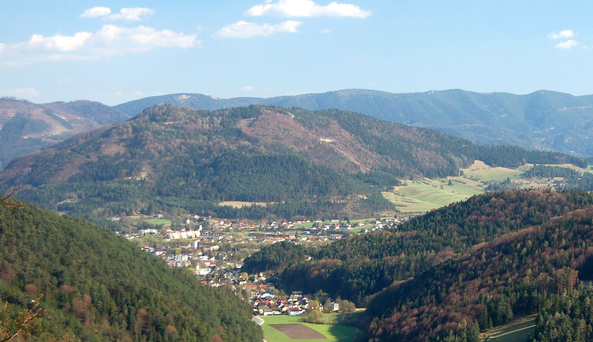 Kilátás Pernitzre és a Großer Kitzbergre