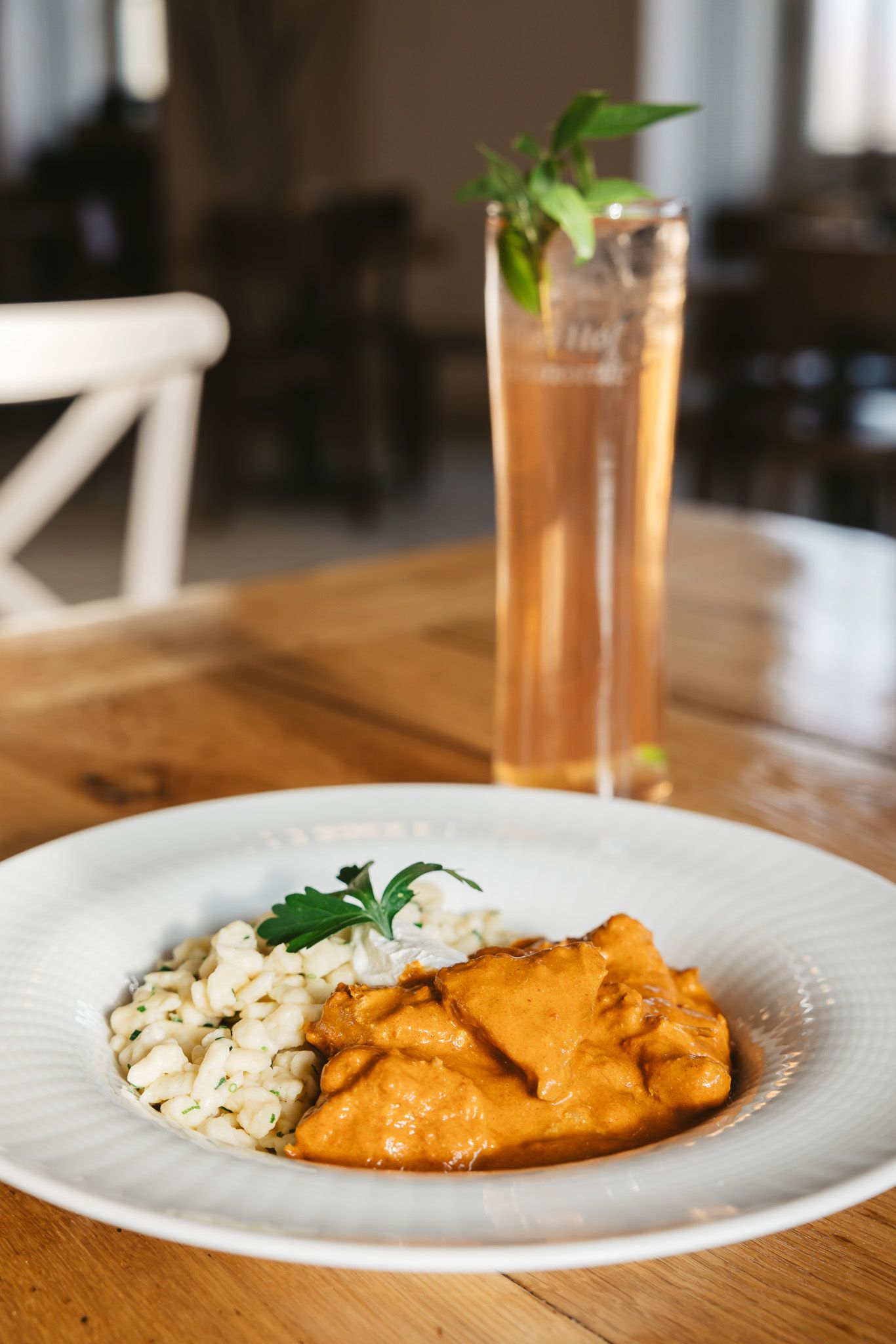 Paprikás csirke és galuska a Kräutergarten étteremben