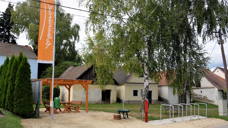 Pihenőhely Pincesor Hörersdorf