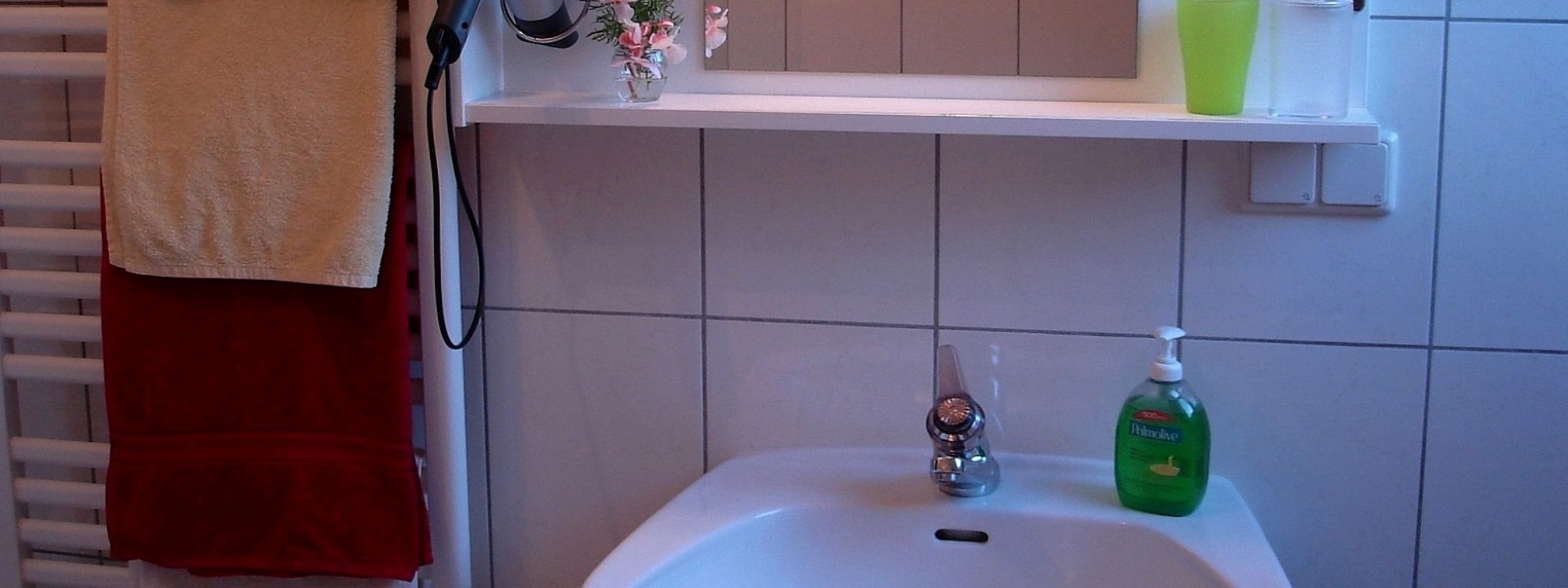 nyaraló-apartman-fürdőszoba-mosdó_1