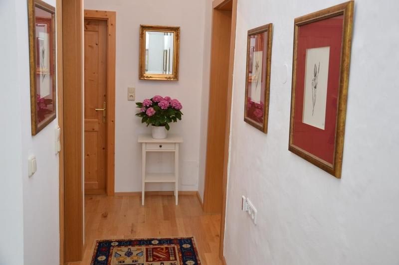 Üveg udvari apartman