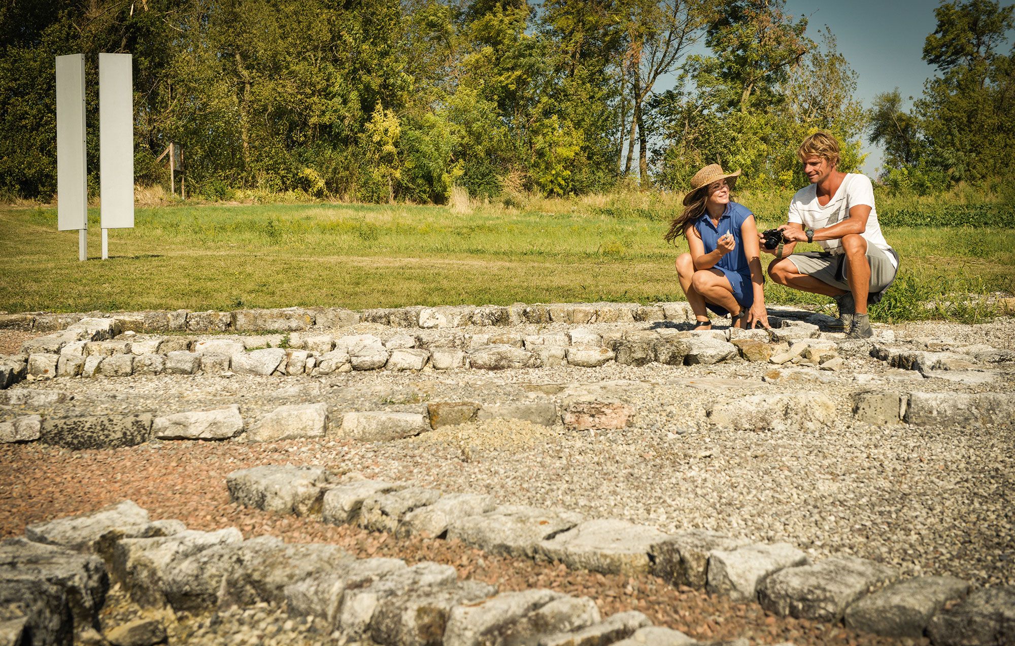 Pár látogat a Villa Rusticába 