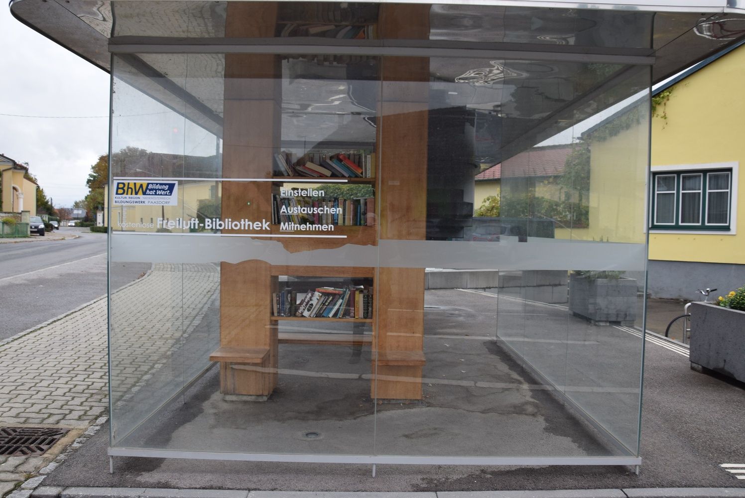 Paasdorf szabadtéri könyvtár