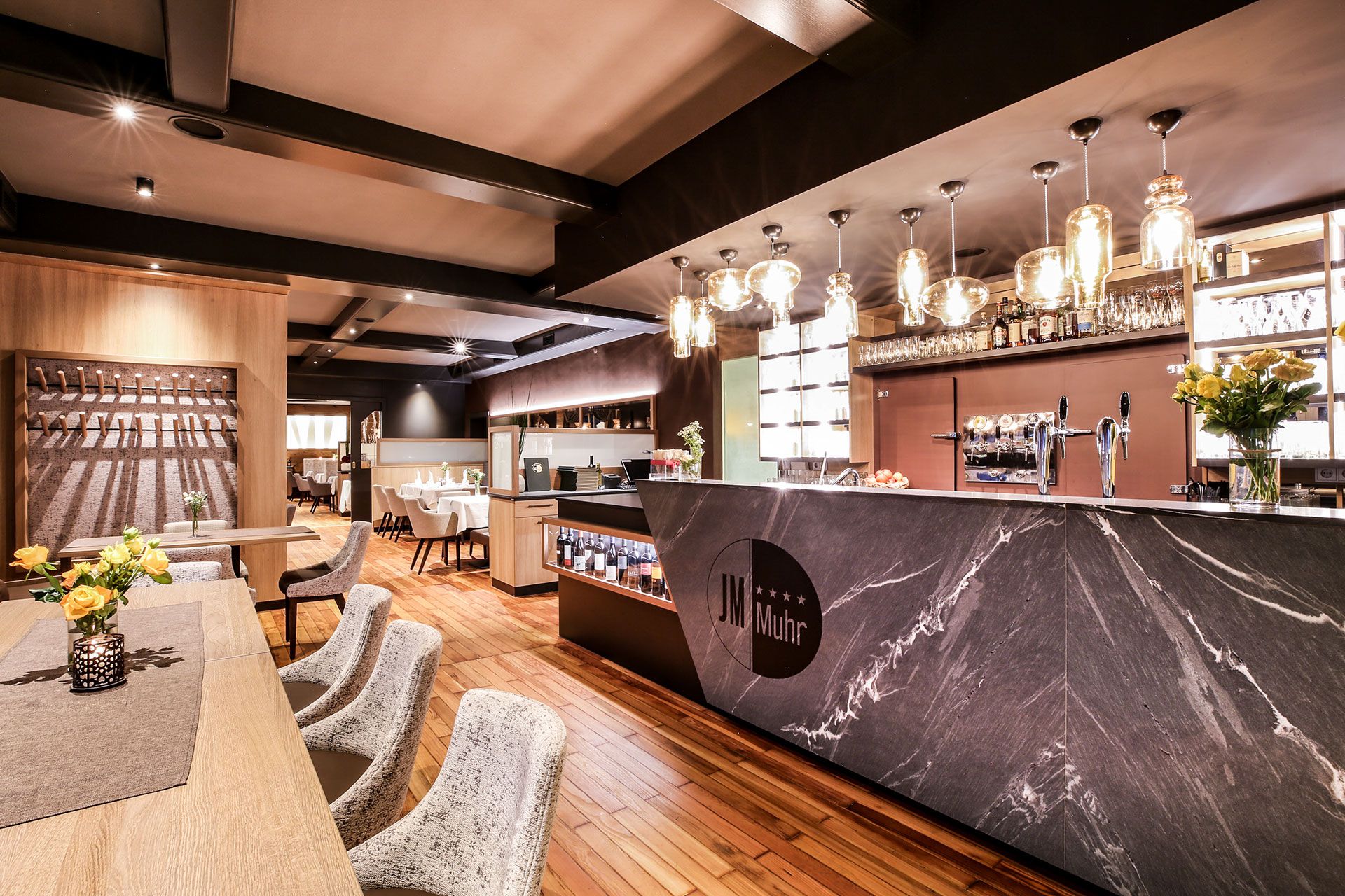 Egy bár egy étteremben 