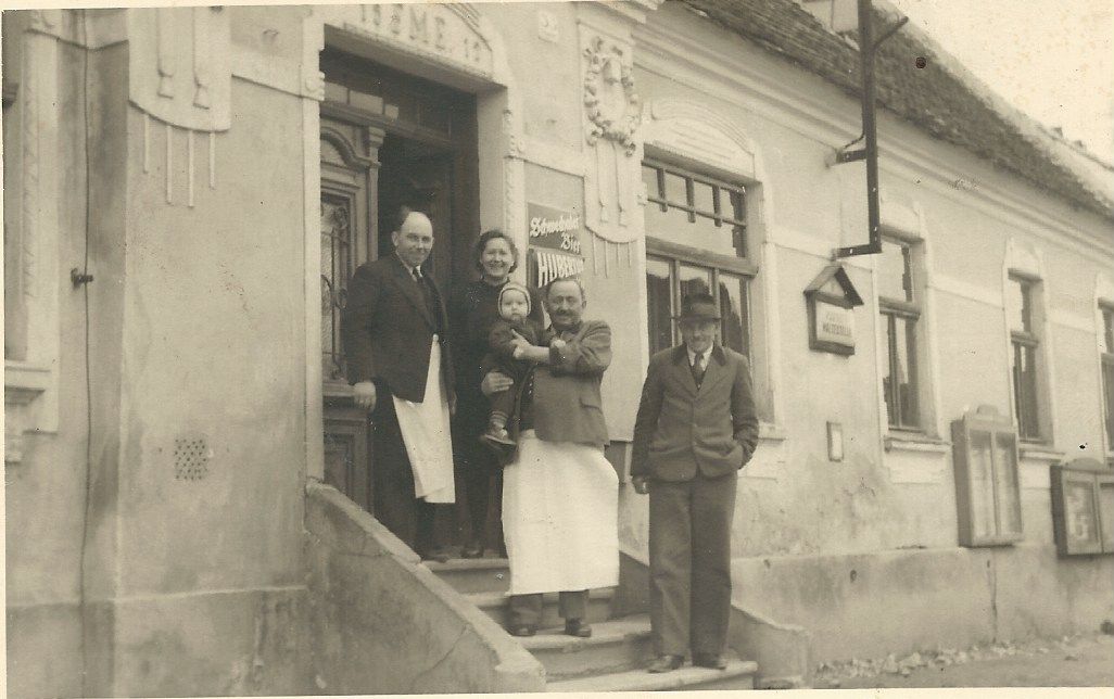 Fogadó 1953