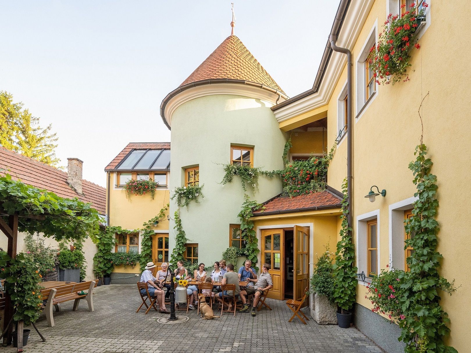 Belső udvar, Herzog Pincészet, Brunngasse, Bad Vöslau