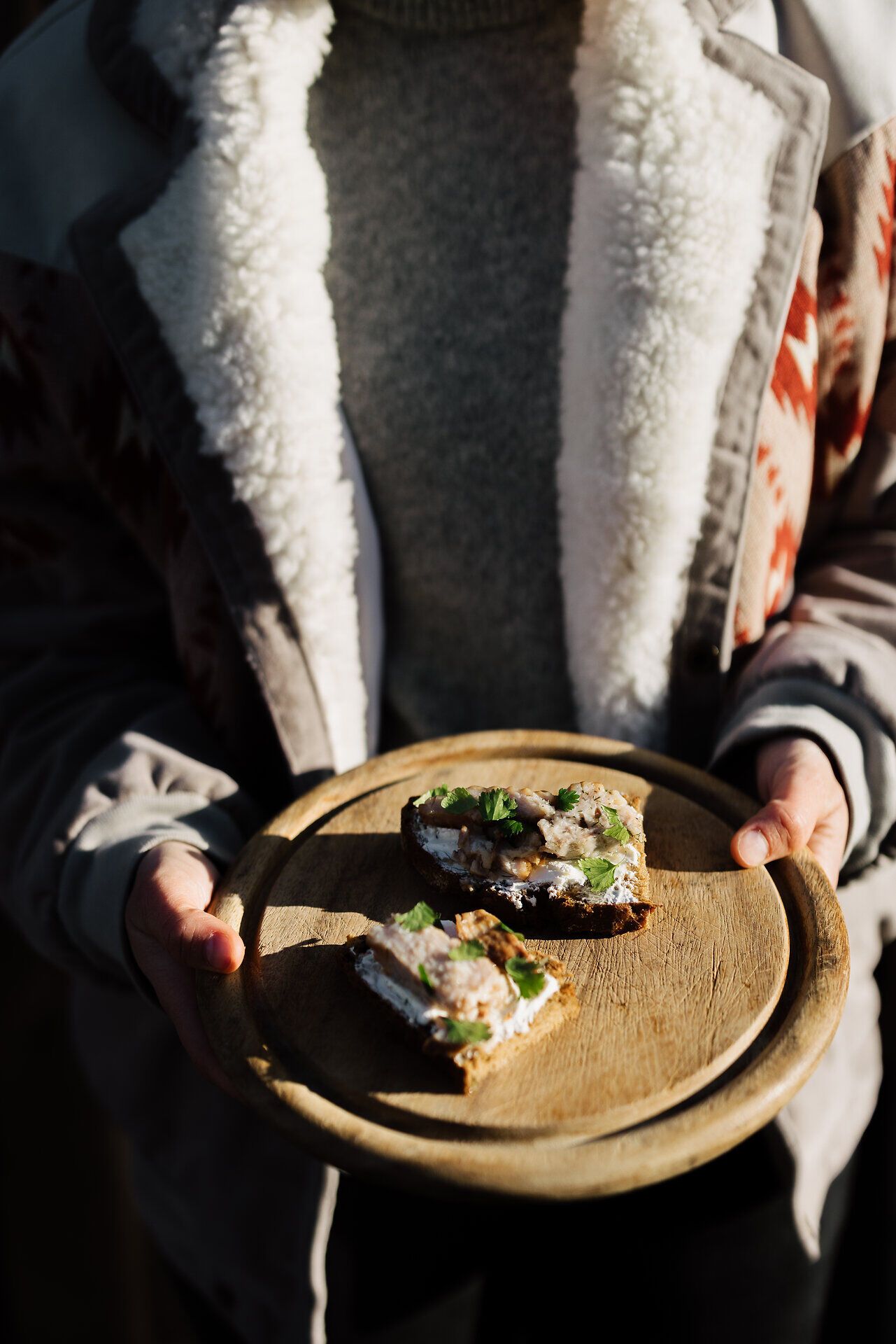 Élvezze a füstölt ponty ízletes ízét, miközben a litschaui kastély festői környezetében pihen. Ez a gasztronómiai utazás a Waldviertelben felejthetetlen ízélményeket és a természettel való harmonikus kapcsolatot ígér.