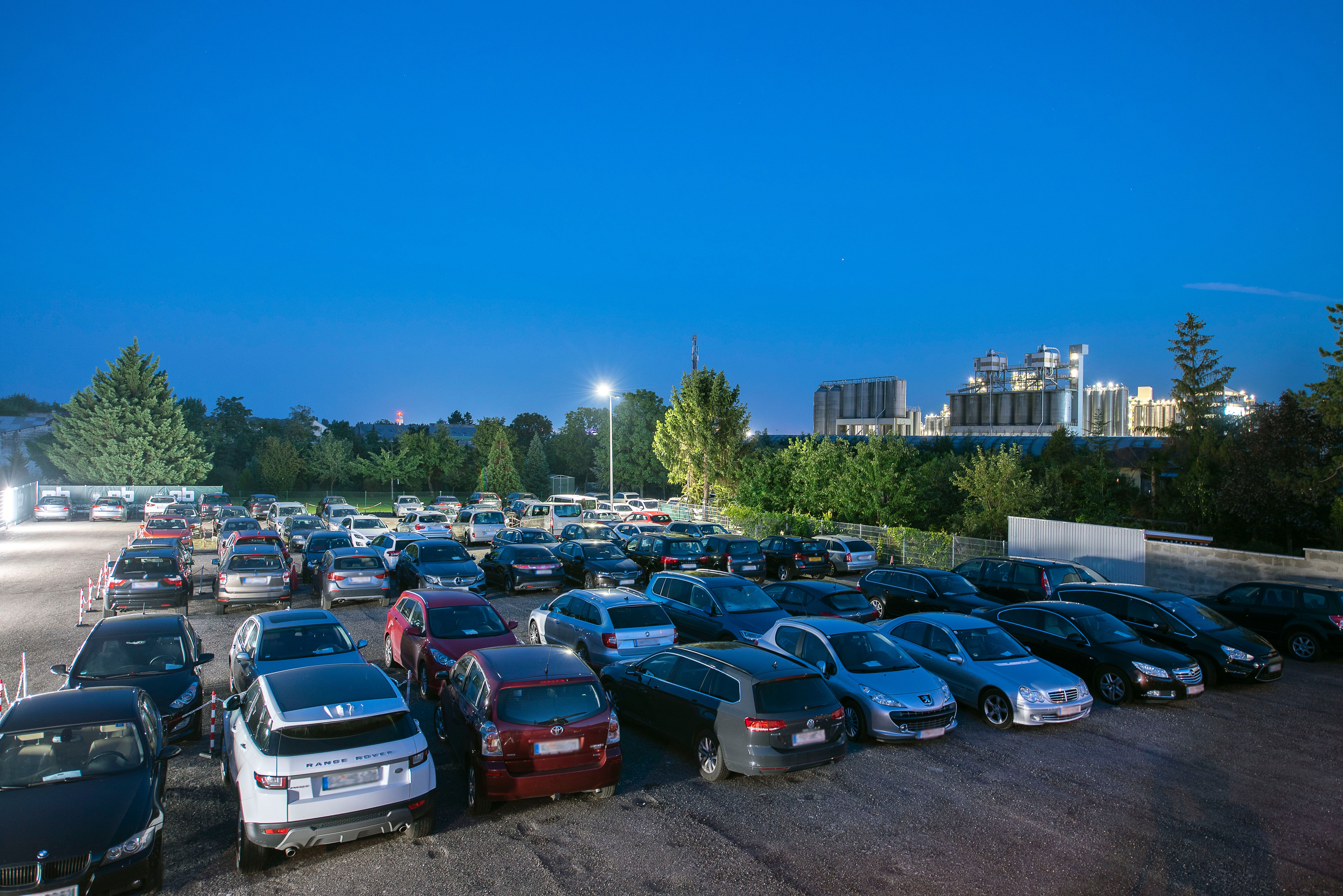 Park & Fly, parkoló autókkal a bécsi repülőtéren