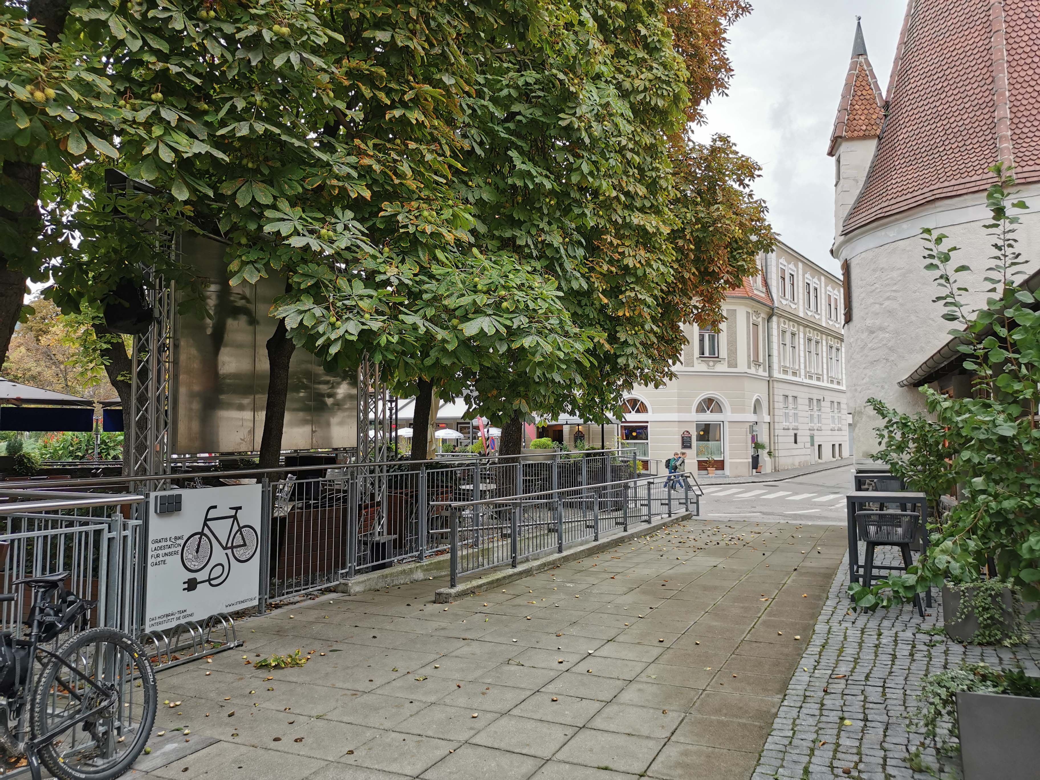 Elektromos töltőállomás a Hofbräuhausban