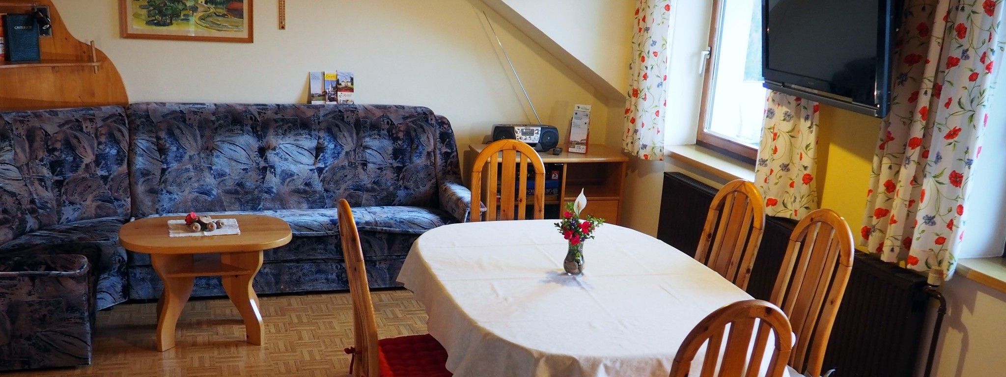 nyaraló-apartman-étkezőasztal