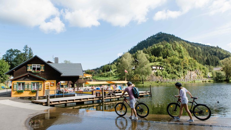 Kerékpározás a tó körül, © schwarz-koenig.at