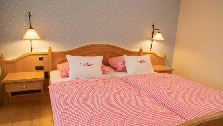 Perbersdorfer wine tavern & hotel, © Perbersdorfer Heuriger & Hotel