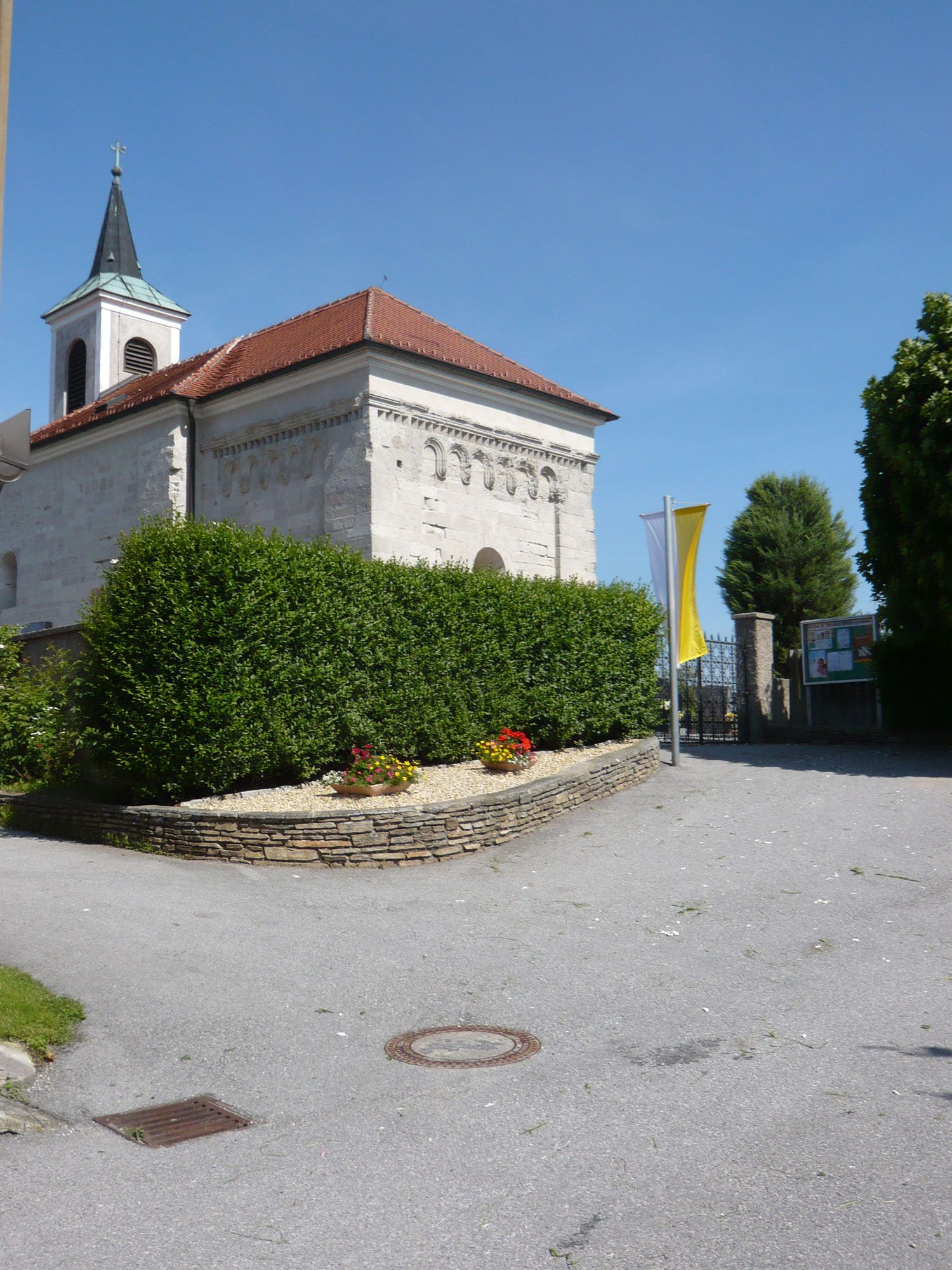 Wildungsmauer Szent Miklós filialis temploma