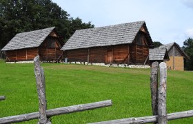 Open-air museum with reconstructed Iron Age houses, &copy; Wolfgang Lobisser