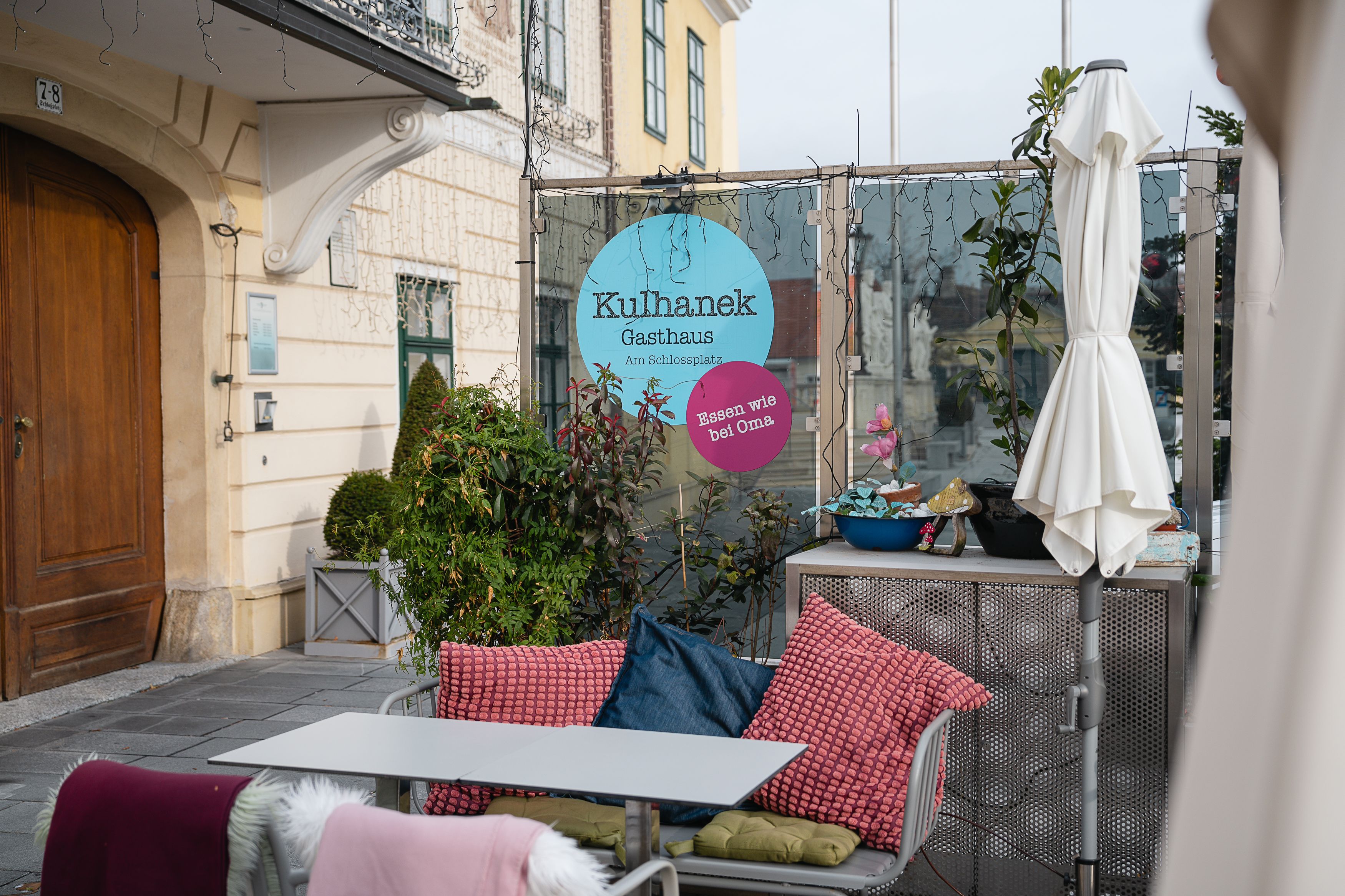 Kulhanek vendégkertje a Schlossplatzon