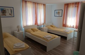 TDR-Gasthof Schwarzer Adler- Bedroom, © Márton Varga