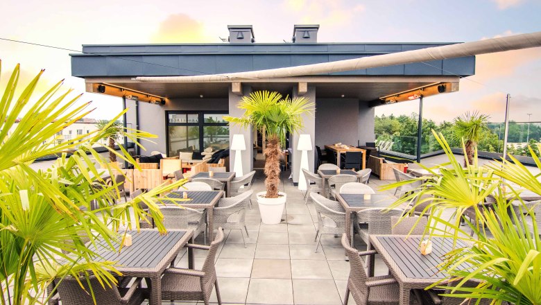 A tetőteraszon, &copy; Das Alfred