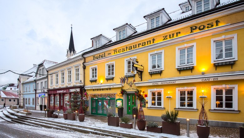 Exterior view in winter Hotel-Restaurant Zur Post, &copy; Helmut Lackinger